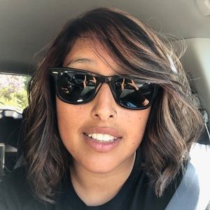 Meet your Posher, Riana